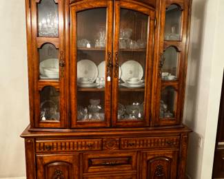 China cabinet
Crystal of all kinds
