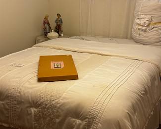 Queen size bed