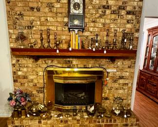 Brass
Hanging clock