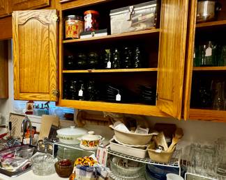 Kitchen items a lot of it Pampered Chef