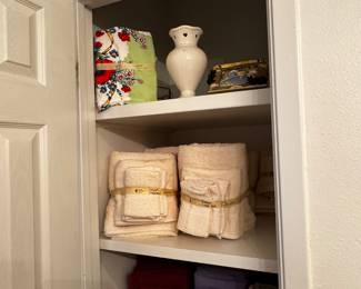 Towels many like new