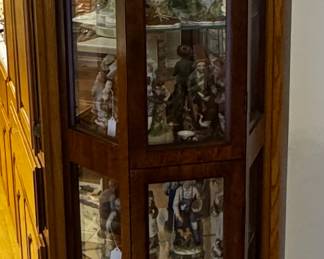 Lighted curio cabinet