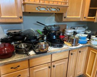 Pyrex and kitchen supplies 