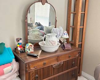 Antique dresser matches full size bed
