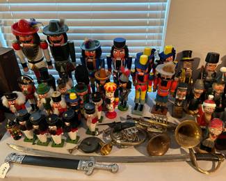 Nutcrackers and horns