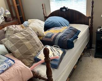 Full size antique bed