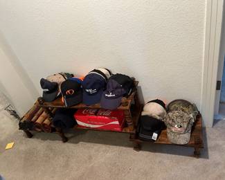 Hats
Shelf