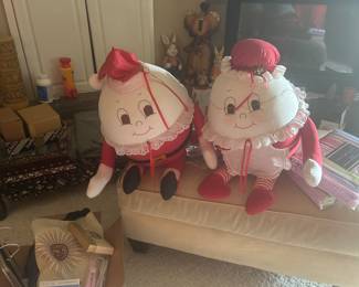 Humpty Dumpty Santa and Mrs