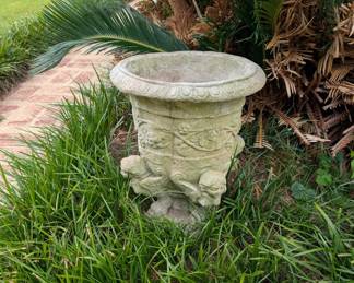 Concrete flower pot