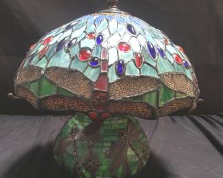 Tiffany style dragonfly glass lampshade and lamp