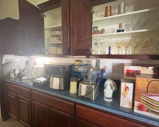 Kitchen counter-top appliances 