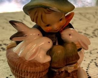 Goebel Hummel “Playmates” #58/0 – TMK-5 (1970s)
Boy with bunnies—adorable and collectible! Marked W. Germany, with partial original label.