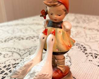 Authentic Hummel “Goose Girl” #47 – U.S. Zone Germany
Early Goebel figurine made between 1947–1955. Excellent condition with TMK-2 Full Bee mark. 