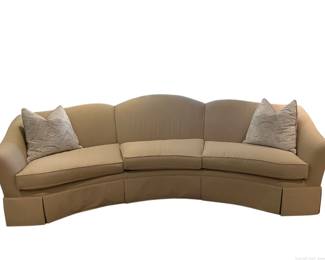 Beautiful Henredon 3 Cushion Curved Camelback Sofa