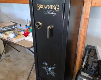 Gun safe Browning sterling, excellent condition!
