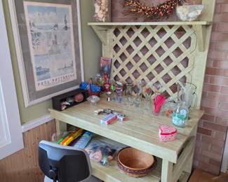 Garden Potting Bench Planting Table/desk with Sliding bottom shelf. 