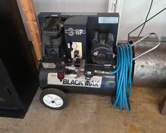 Black max 3Hp air compressor. 