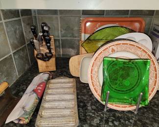 Knife set, cast iron and platters