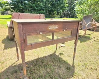Antique Egg Incubator, would make a cool kitchen island