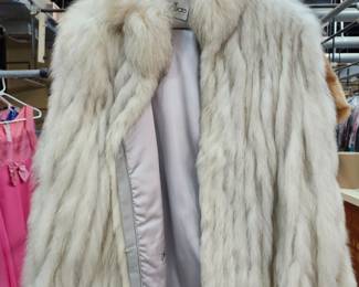 Fox fur jackets, fur stoles, mink coat, various condition.