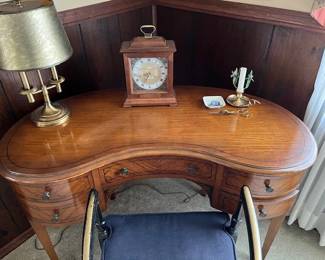 French desk
