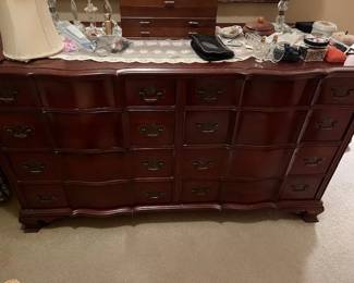 1 Dresser 