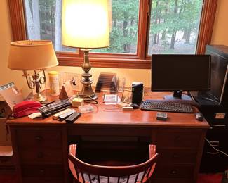  Great large wooden desk 59 W x 34 D x 30 H