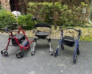 Convertible rollator, upright walker
