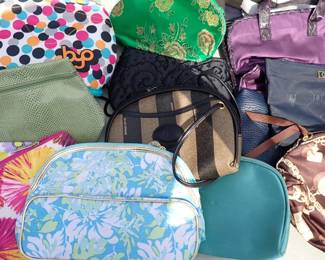 LOTS OF PURSES - TOTE BAGS - TRAVEL BAGS