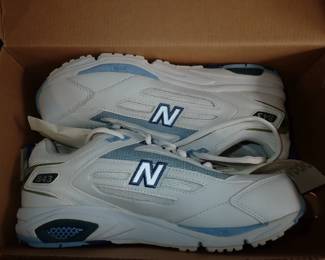 CLOTHES LOTS OF VERY NICE WOMEN & MENS CLOTHING SIZE - LARGE TO 3X  - PLUS SHOES - MANY NEW IN THE BOXES