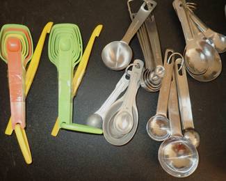 PAMPERED CHEF - VINTAGE TUPPERWARE