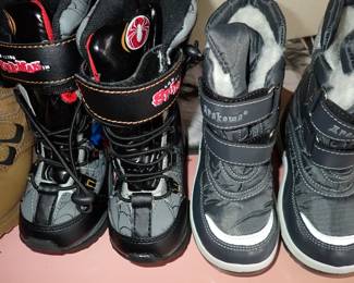CHILDREN BOOTS