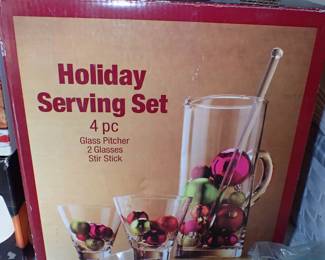 HOLIDAY SERVING SETS