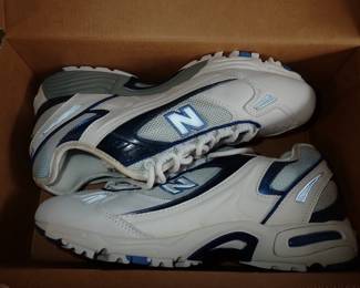 CLOTHES LOTS OF VERY NICE WOMEN & MENS CLOTHING SIZE - LARGE TO 3X  - PLUS SHOES - MANY NEW IN THE BOXES