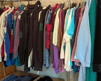 CLOTHES LOTS OF VERY NICE WOMEN & MENS CLOTHING SIZE - LARGE TO 3X 