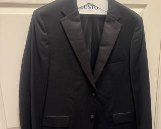 Men's Tommy Hilfiger TUXEDO Jacket WORN ONLY ONCE Black Modern-Fit Flex Stretch Tuxedo Jacket
Size 44R.
USA Shipping Only.