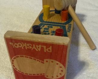 Vintage Wooden Cobblers Bench by Playskool. Comes with 6 color pegs and hammer.
USA Shipping Only.