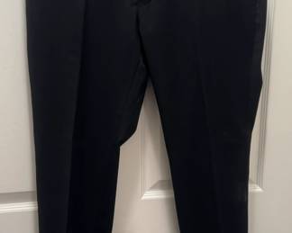 Men's Tommy Hilfiger TUXEDO Pants WORN ONLY ONCE Black Modern-Fit Flex Stretch Tuxedo Pants
Size 34W 30L.
USA Shipping Only.