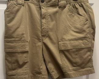 Hiker Cargo Classic Fit Khaki Shorts by Roundtree & York Size 38 - NEW With Tags!
USA Shipping Only.