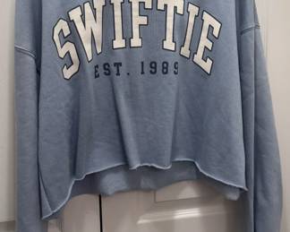 Junior Swiftie Taylor Swift Originality Cropped Long Sleeve Shirt Size Medium - NEW With Tags!
USA Shipping Only.