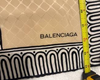 Balenciaga Ladies Scarf. Great Colors! Measures approximately 34 x 34.
USA Shipping Only.