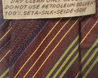 Men's Gucci Tie - Made in Italy (Multi-Color).
USA Shipping Only.