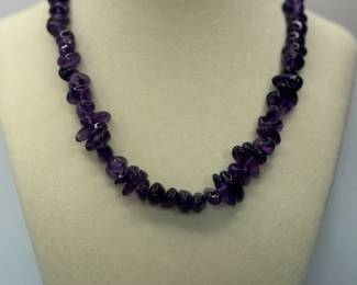 Purple (possible Amethyst) Necklace. 16" Long with beautiful golden clasp reading 14/20 [mark] on the back.
USA Shipping Only.