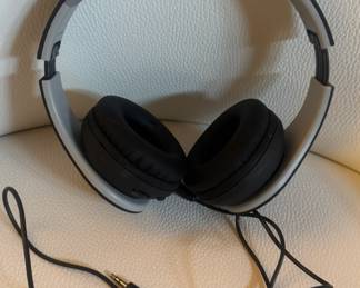 ILive Headphones. Size L - adjustable.
USA Shipping Only.