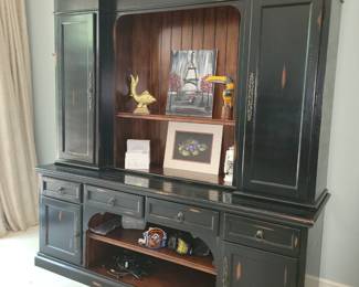 Large wall unit