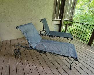 Outdoor wr iron loungers