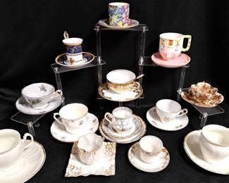 TEA CUPS LOT