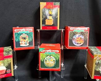 HALLMARK CHRISTMAS ORNAMENTS