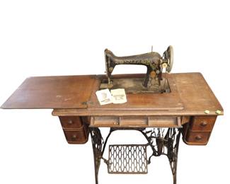 Antique Singer No 66 Sewing Machine Treadle Leather Belt 4 Drawer+Tip Out Table