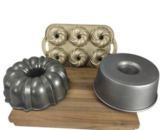 Bundt Cake Molds Viking + 2 Cutting Boards